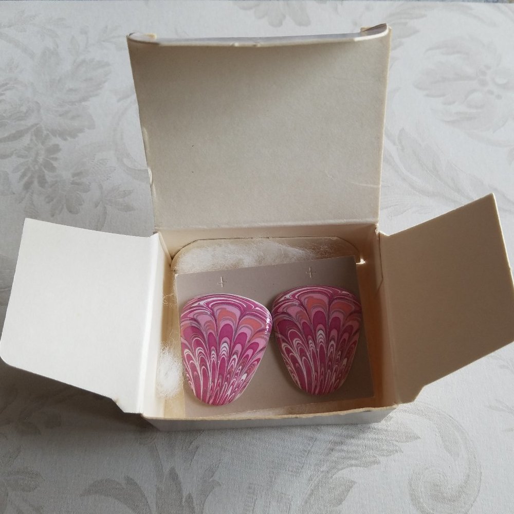 Avon Porcelain Art Pierced Earrings